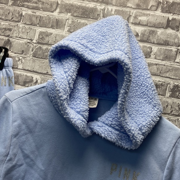 PINK sweatsuit. - Picture 7 of 10